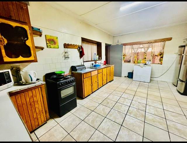 3 BEDROOM HOUSE FOR SALE IN VANDERBIJLPARK CE 2